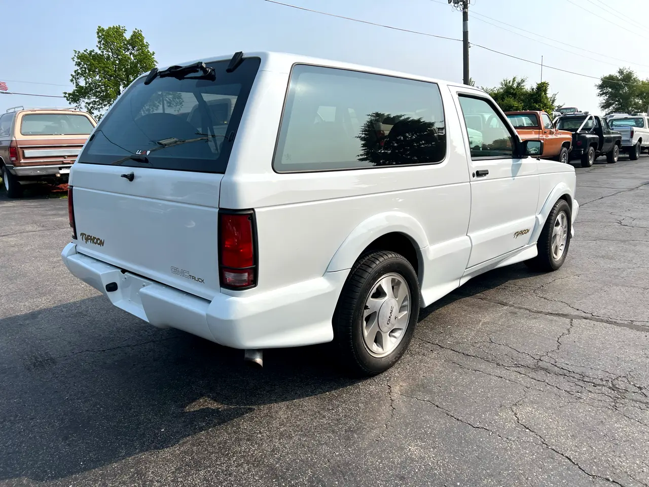 1993-gmc-jimmy-typhoon-for-sale-03