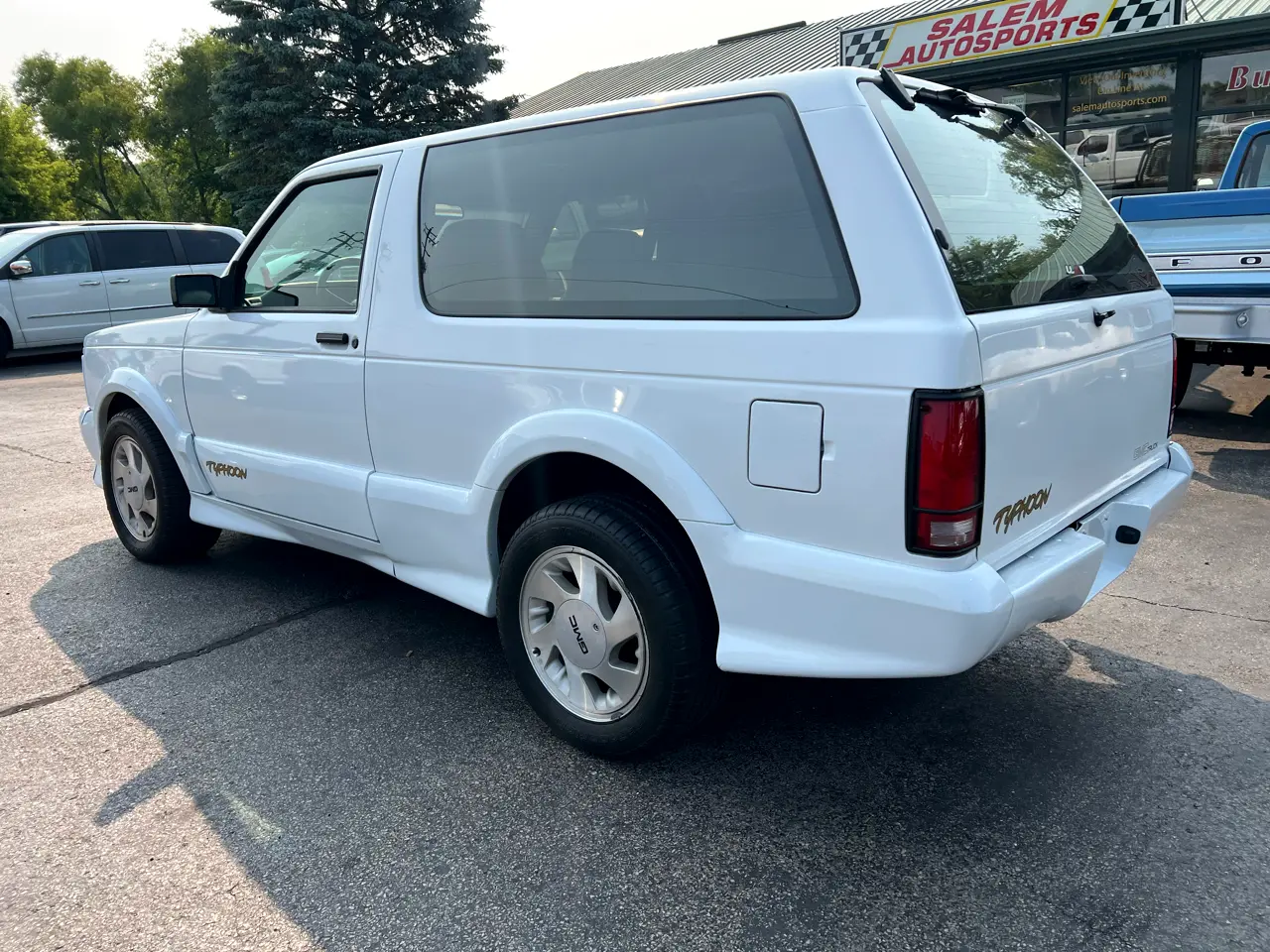 1993-gmc-jimmy-typhoon-for-sale-05