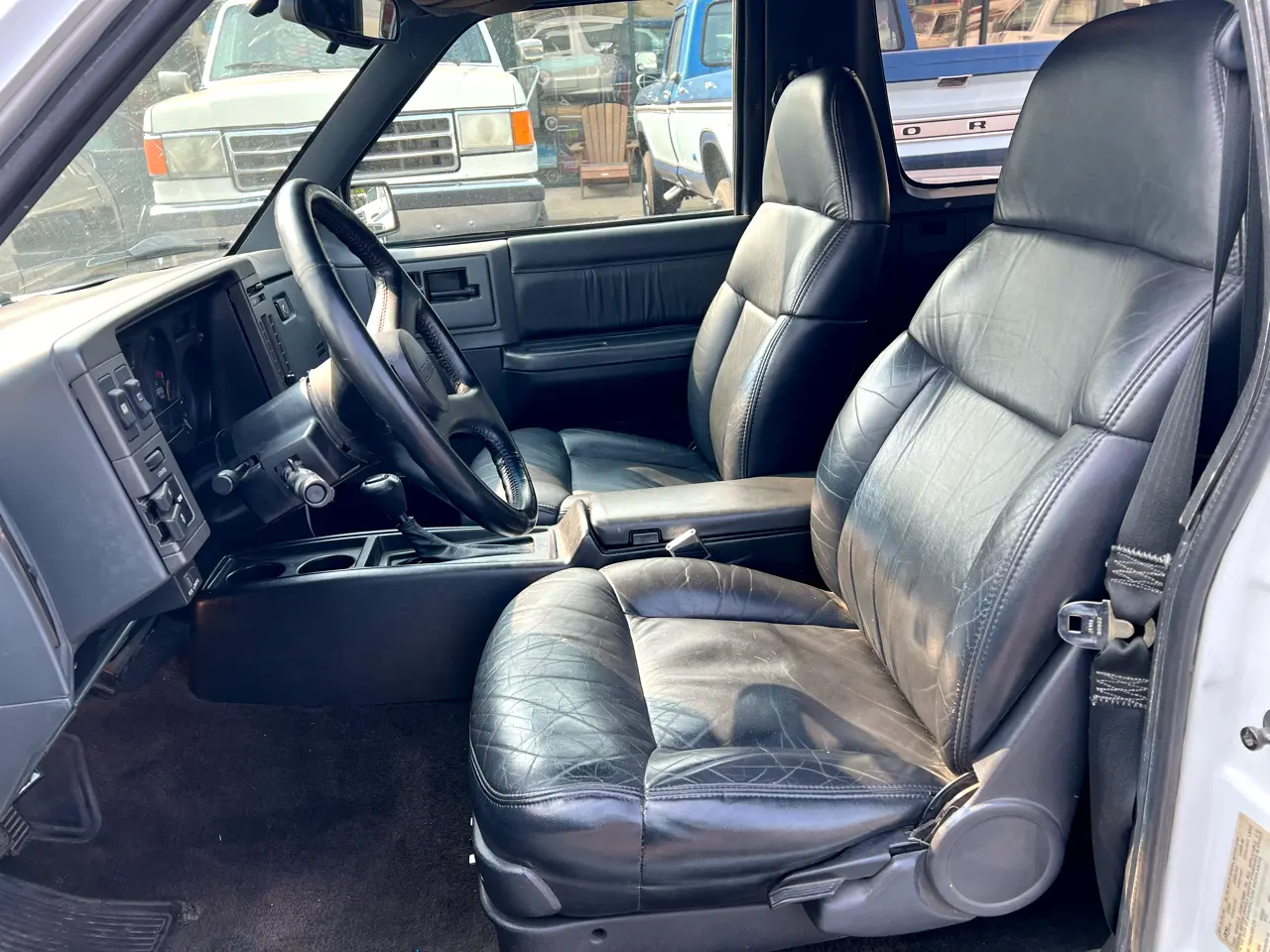 1993-gmc-jimmy-typhoon-for-sale-06