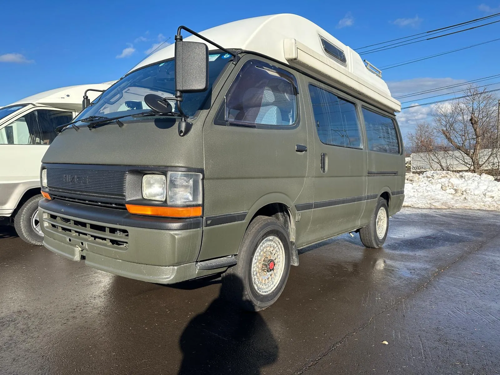 1993-toyota-hiace-highroof-camper-for-sale-02