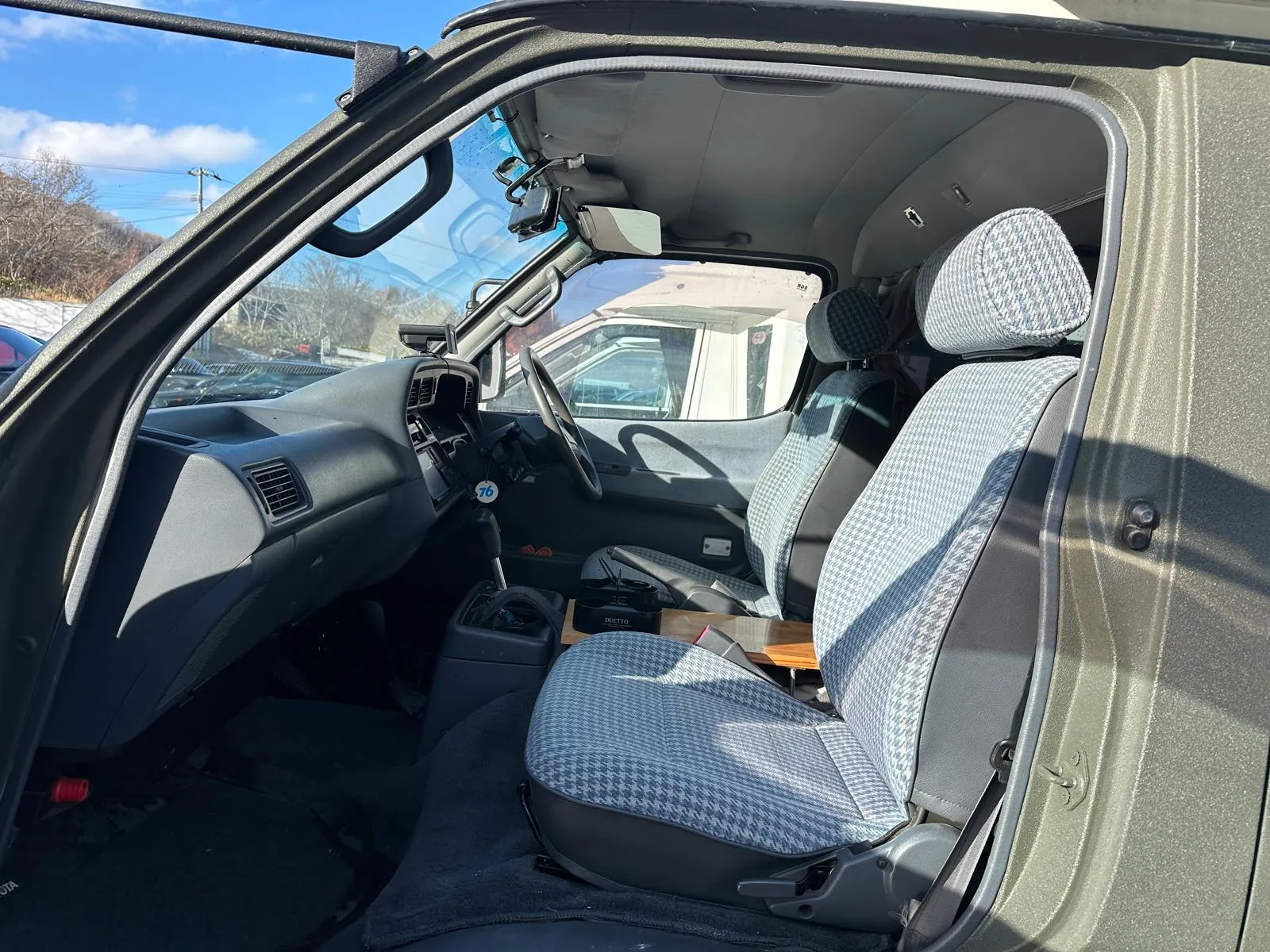 1993-toyota-hiace-highroof-camper-for-sale-05