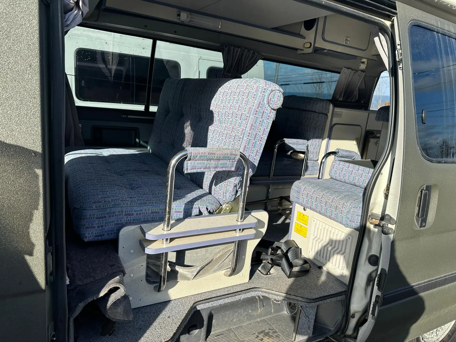1993-toyota-hiace-highroof-camper-for-sale-06