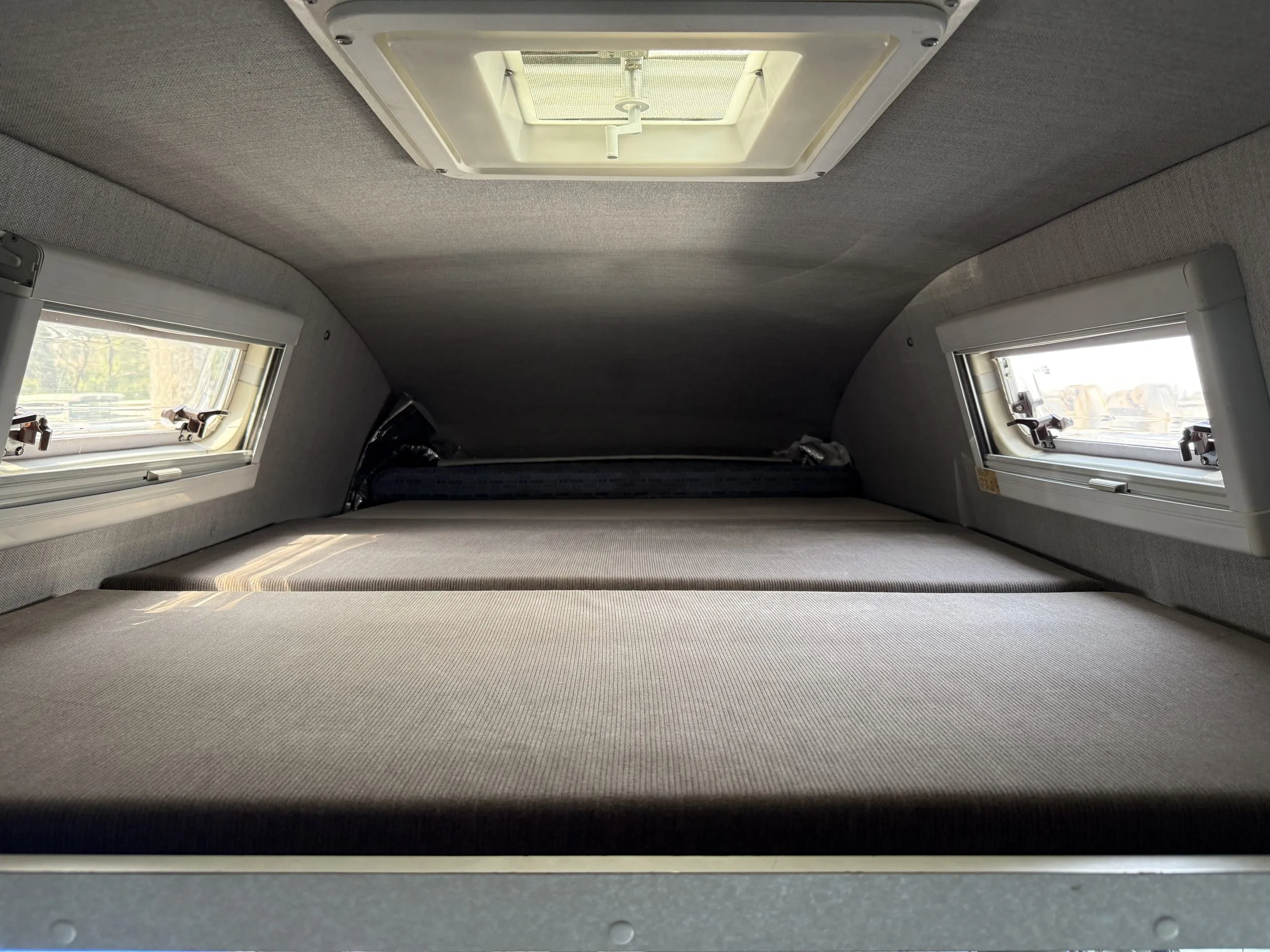 1993-toyota-hiace-highroof-camper-for-sale-14