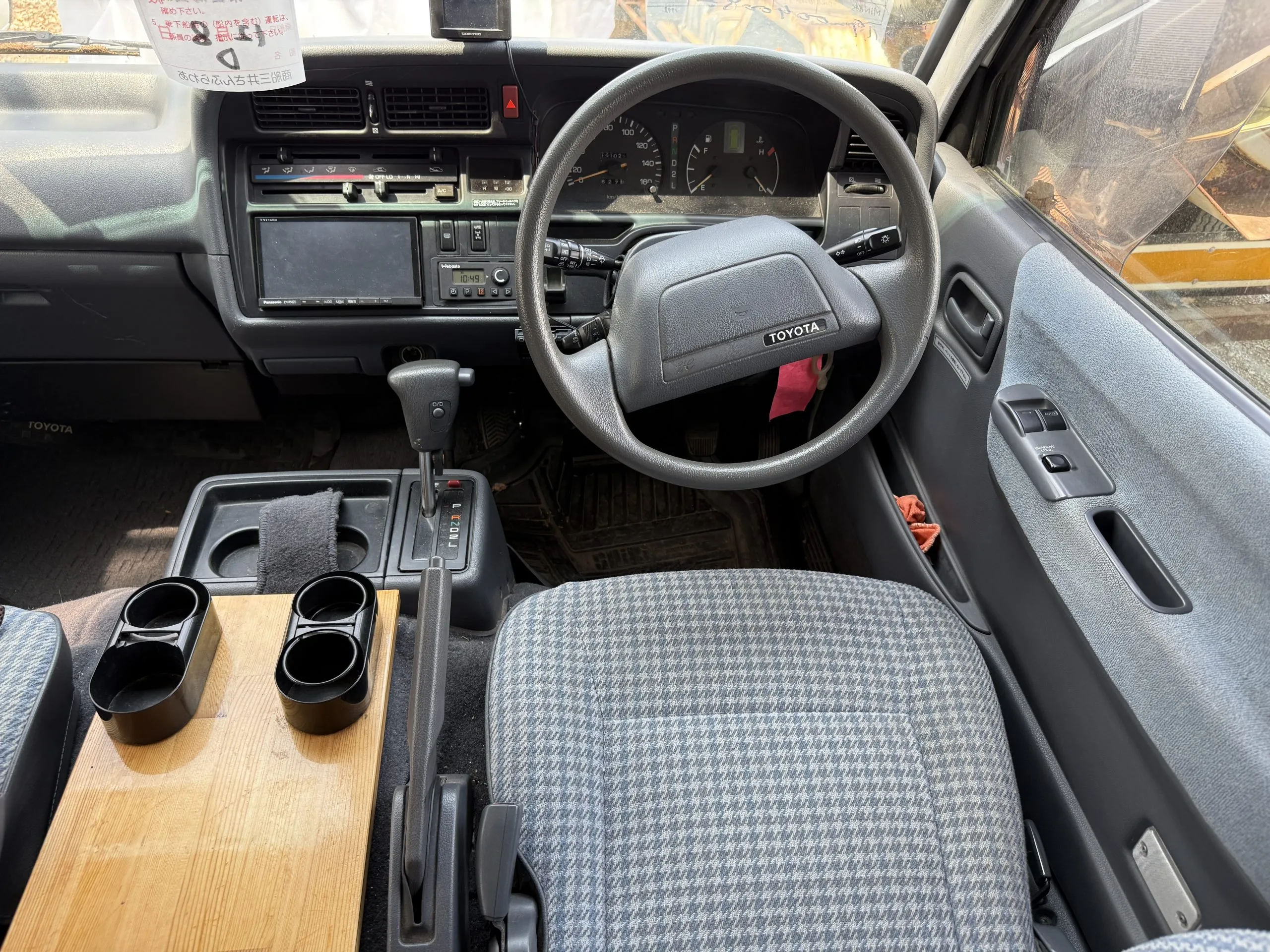 1993-toyota-hiace-highroof-camper-for-sale-15