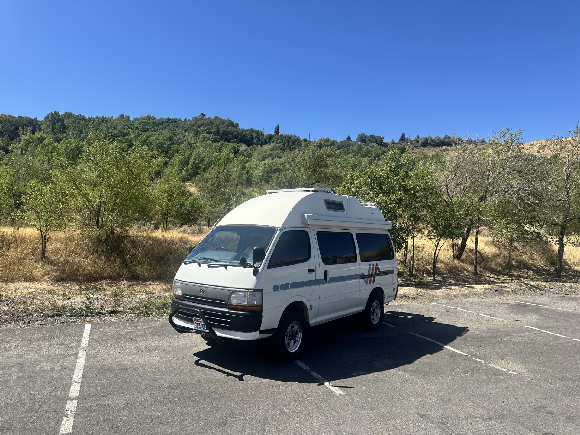 1994-Toyota-Hiace-Super-GL-HiTop-Camper-for-sale-03