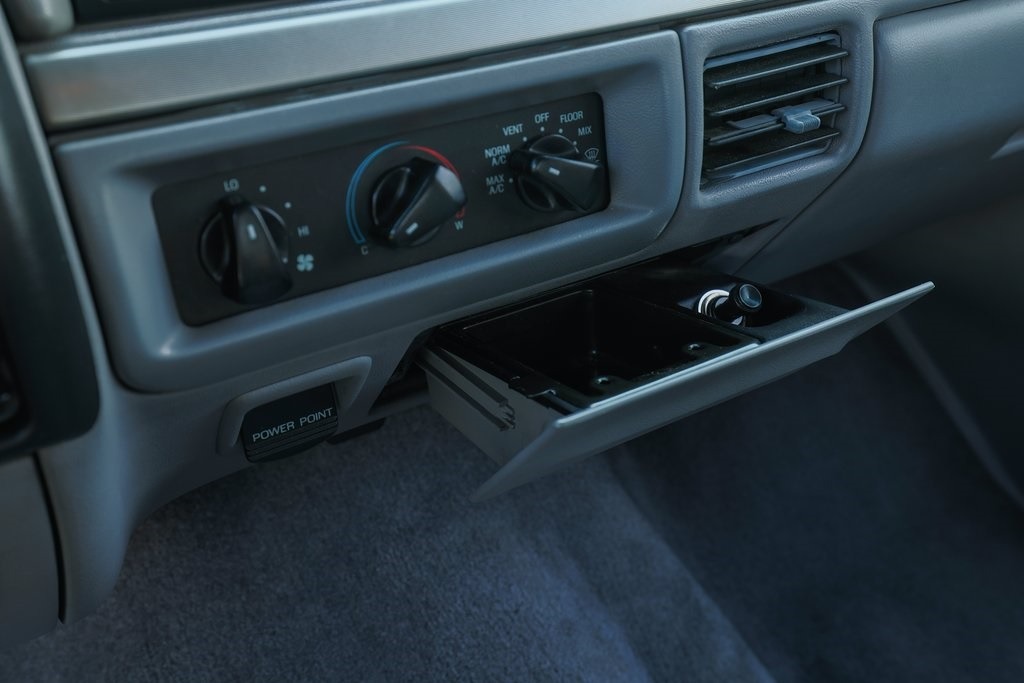 1994-ford-bronco-xlt-for-sale (16)