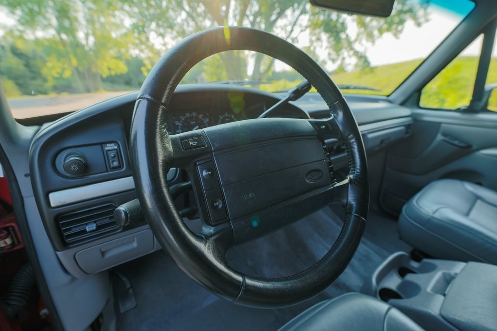 1994-ford-bronco-xlt-for-sale (31)