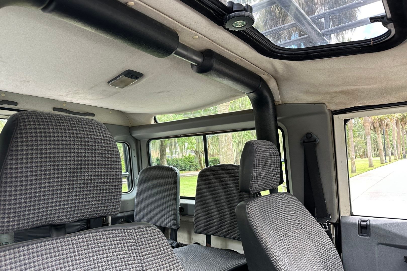 1995-land-rover-defender-90-nas (31)