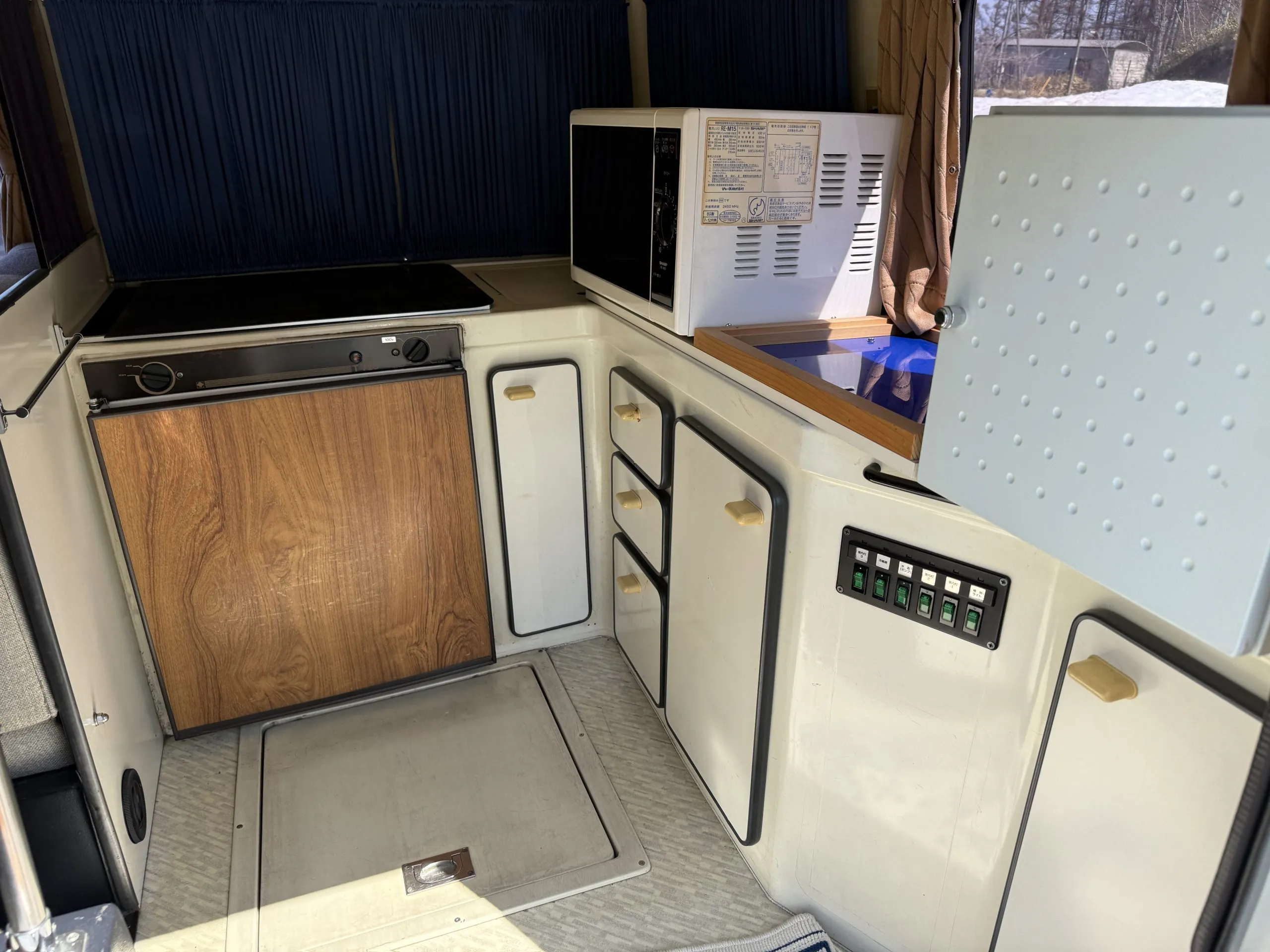 1998-toyota-townace-pop-top-european-camper-for-sale-08