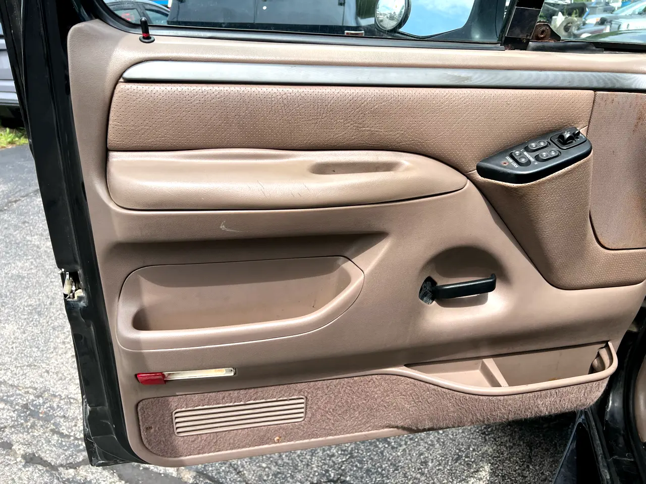 1999-ford-bronco-eddie-bauer-for-sale-wisconsin-06