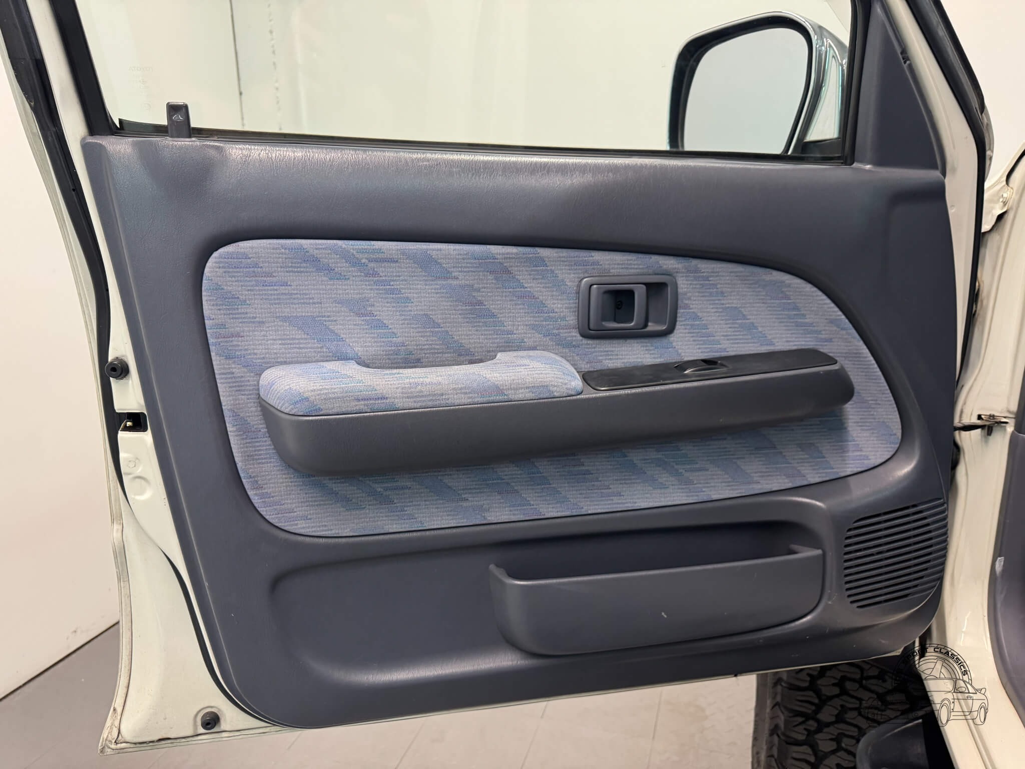 1999-toyota-hilux-sports-pickup (10)