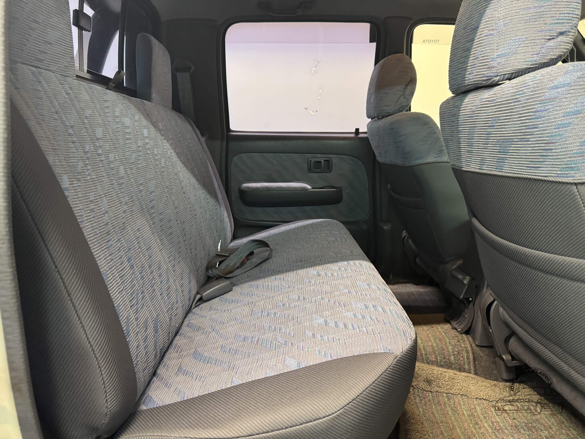 1999-toyota-hilux-sports-pickup (14)