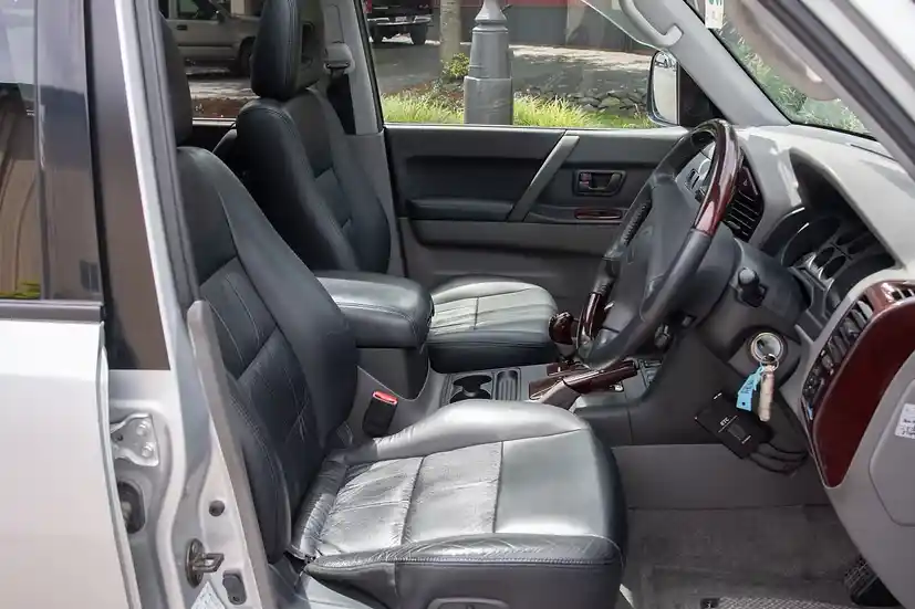 2000-mitsubishi-pajero-super-exceed-gdi-for-sale-010
