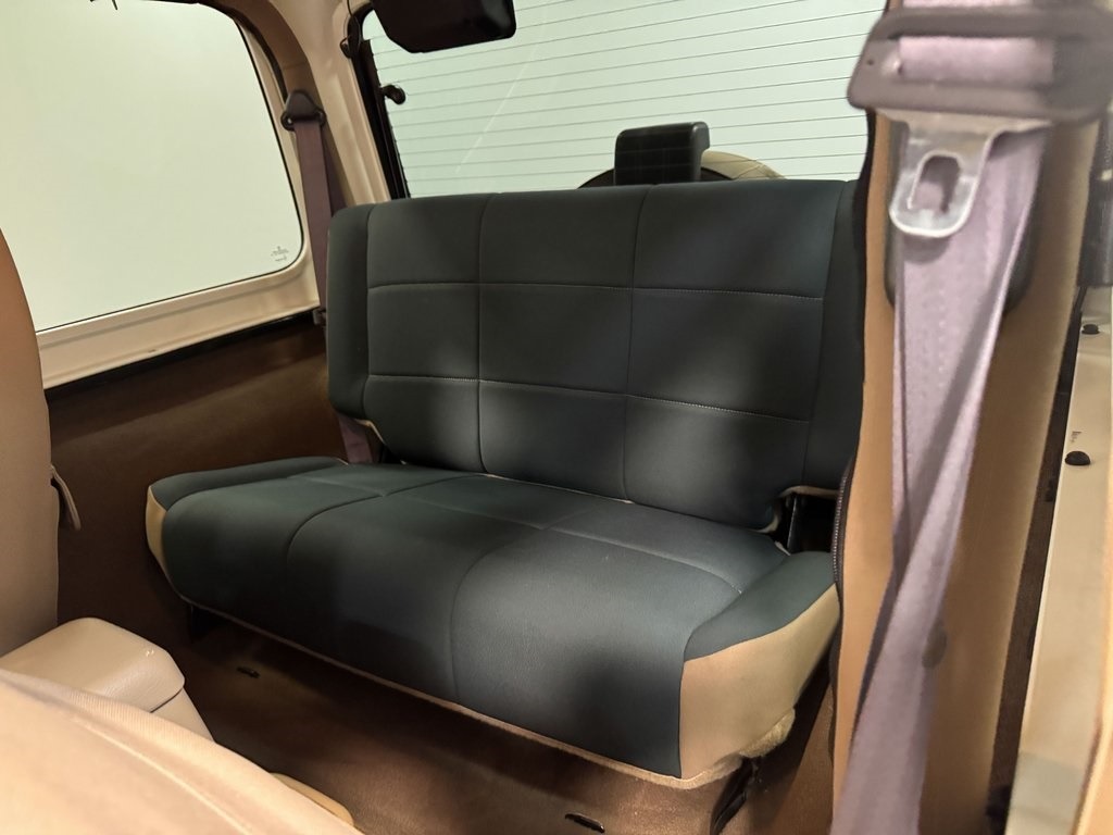 2002-jeep-wrangler-sahara-for-sale (37)
