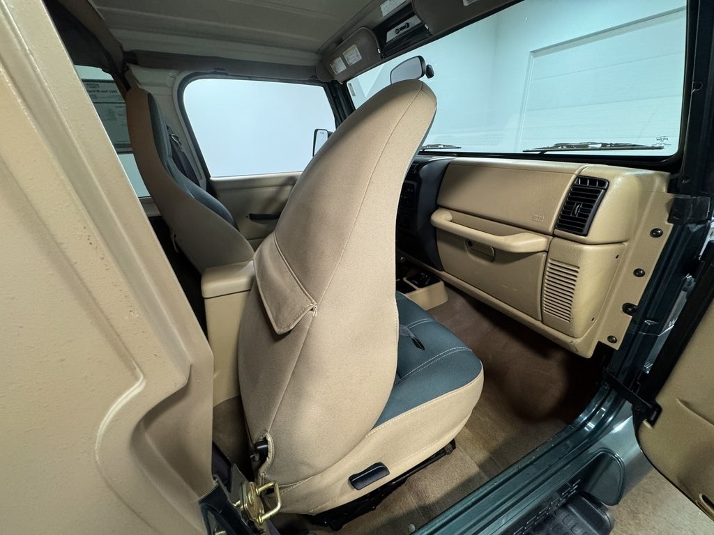 2002-jeep-wrangler-sahara-for-sale (51)