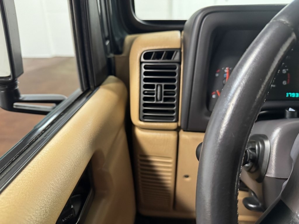 2002-jeep-wrangler-sahara-for-sale (8)