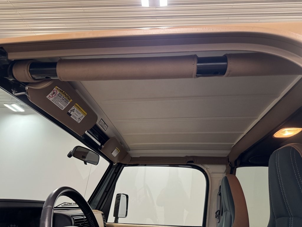 2002-jeep-wrangler-sahara-for-sale (90)