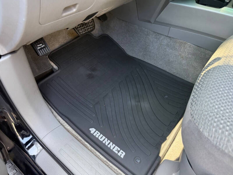 2003-toyota-4runner-sr5-4wd-4dr-suv-w-v6 (9)