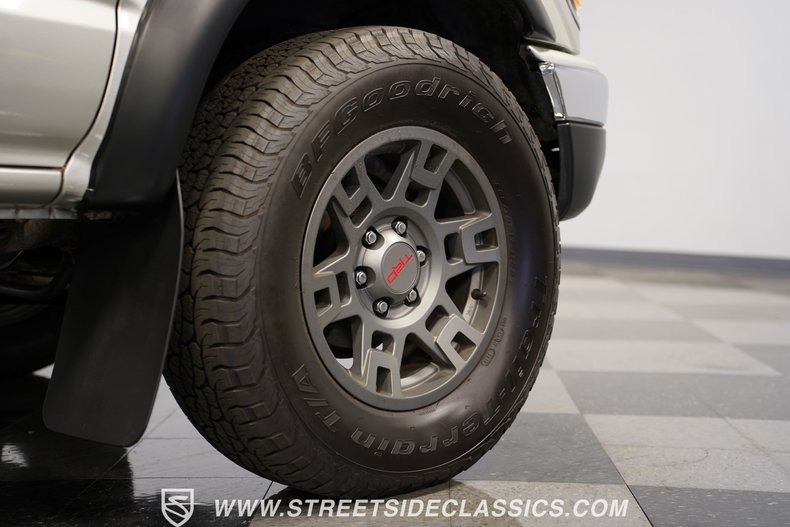 2004-toyota-tacoma-sr5-4x4 (18)