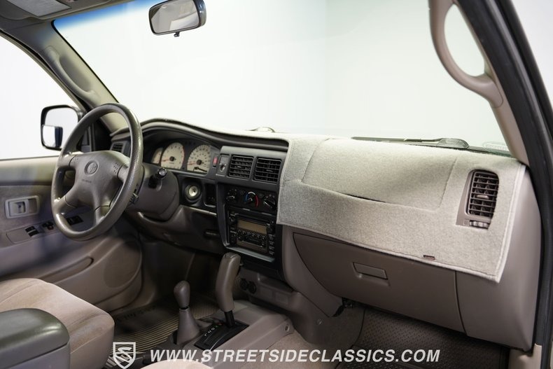 2004-toyota-tacoma-sr5-4x4 (30)