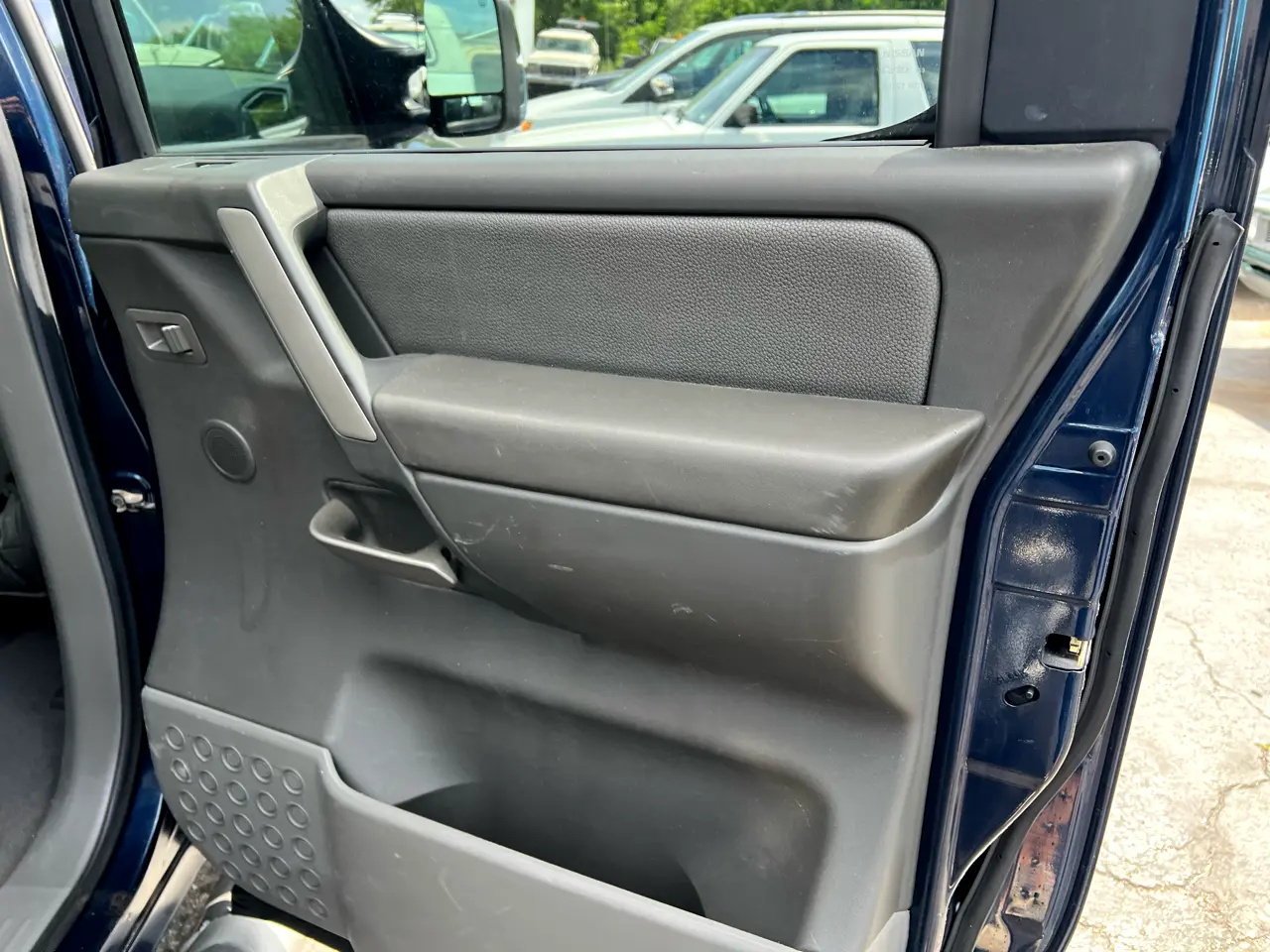2006-nissan-titan-le-for-sale-trevor-wi-13