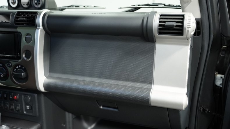 2011-toyota-fj-cruiser-for-sale (27)