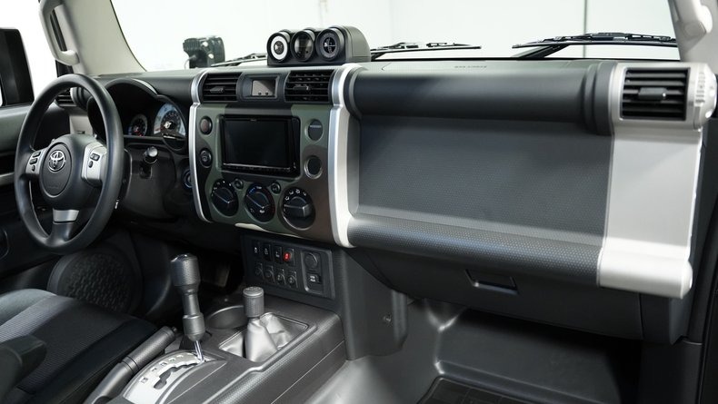 2011-toyota-fj-cruiser-for-sale (30)
