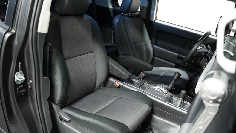 2011-toyota-fj-cruiser-for-sale (31)