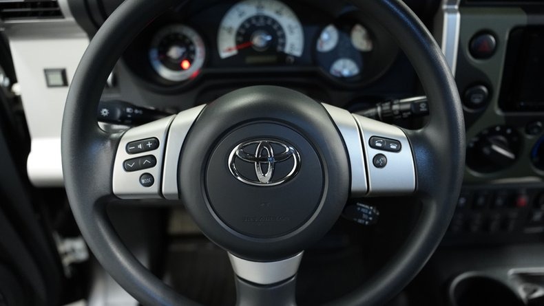 2011-toyota-fj-cruiser-for-sale (40)
