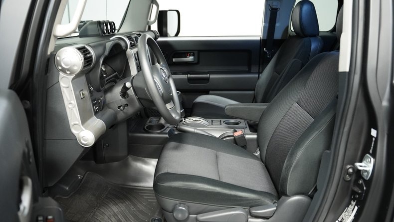 2011-toyota-fj-cruiser-for-sale (41)
