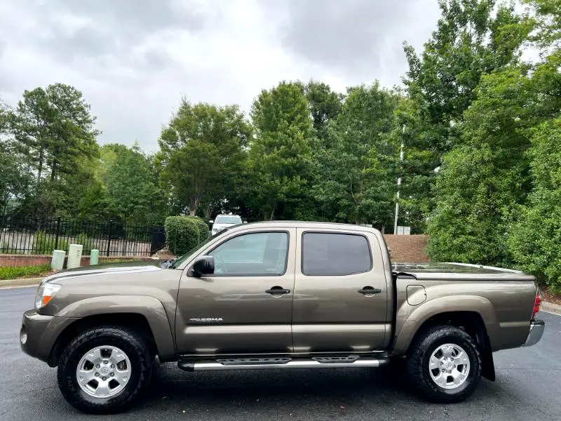 2011-toyota-tacoma-prerunner-for-sale-03