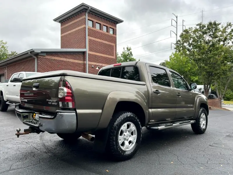 2011-toyota-tacoma-prerunner-for-sale-08