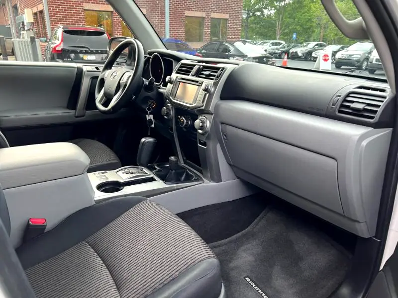2012-toyota-4runner-sr4-4x4-for-sale-27