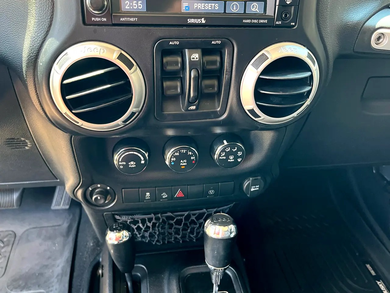 2013-jeep-wrangler-unlimited-for-sale (30)
