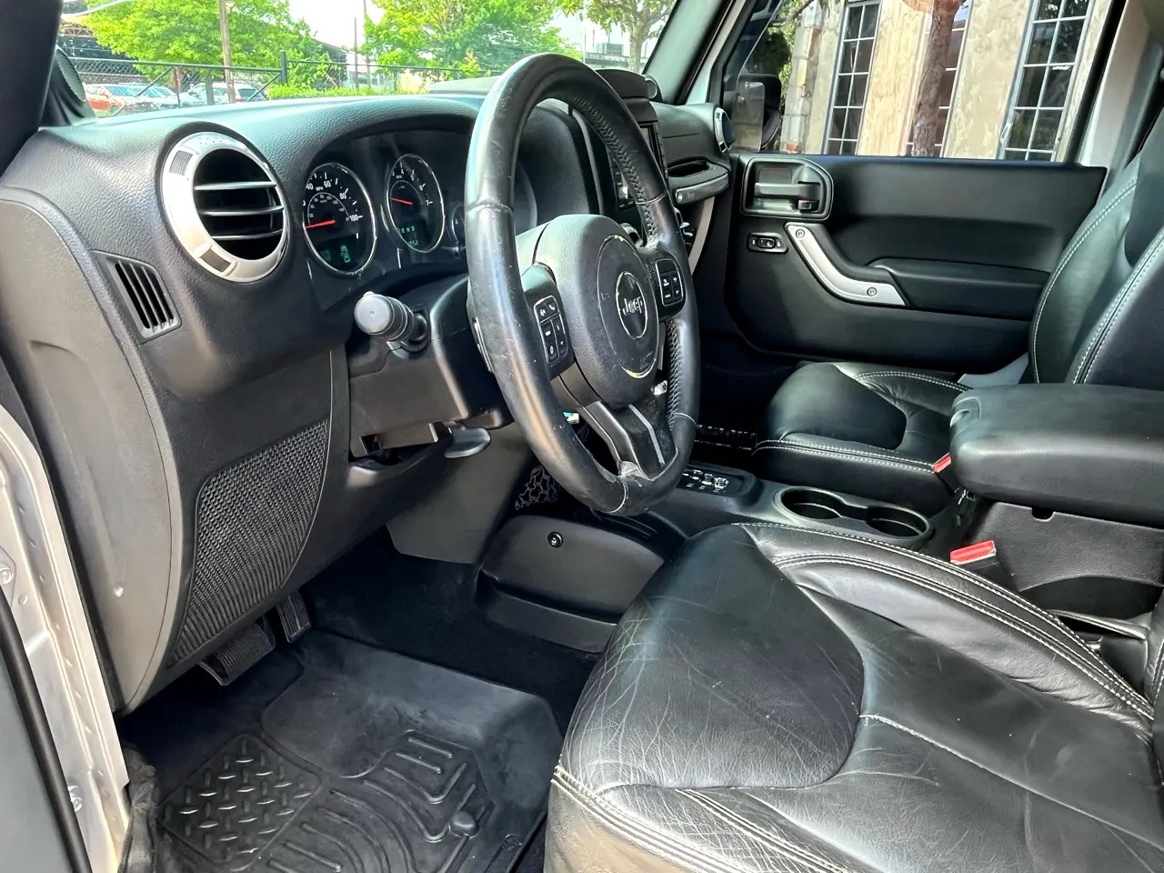 2013-jeep-wrangler-unlimited-for-sale (38)