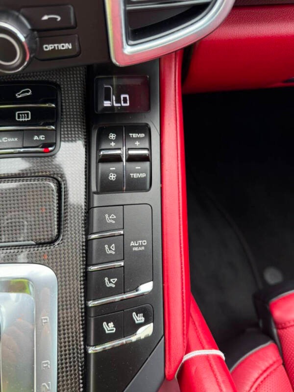 2014-porsche-cayenne-turbo-s-for-sale (22)