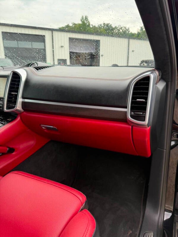 2014-porsche-cayenne-turbo-s-for-sale (27)
