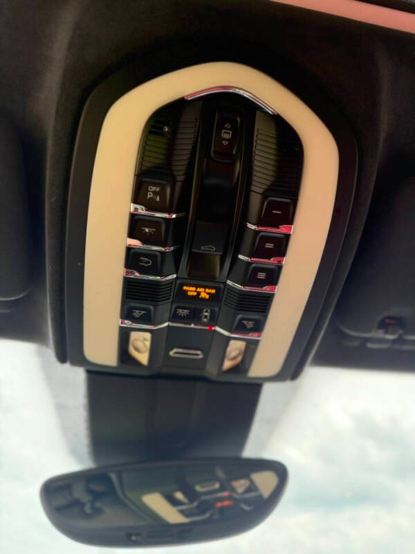 2014-porsche-cayenne-turbo-s-for-sale (3)