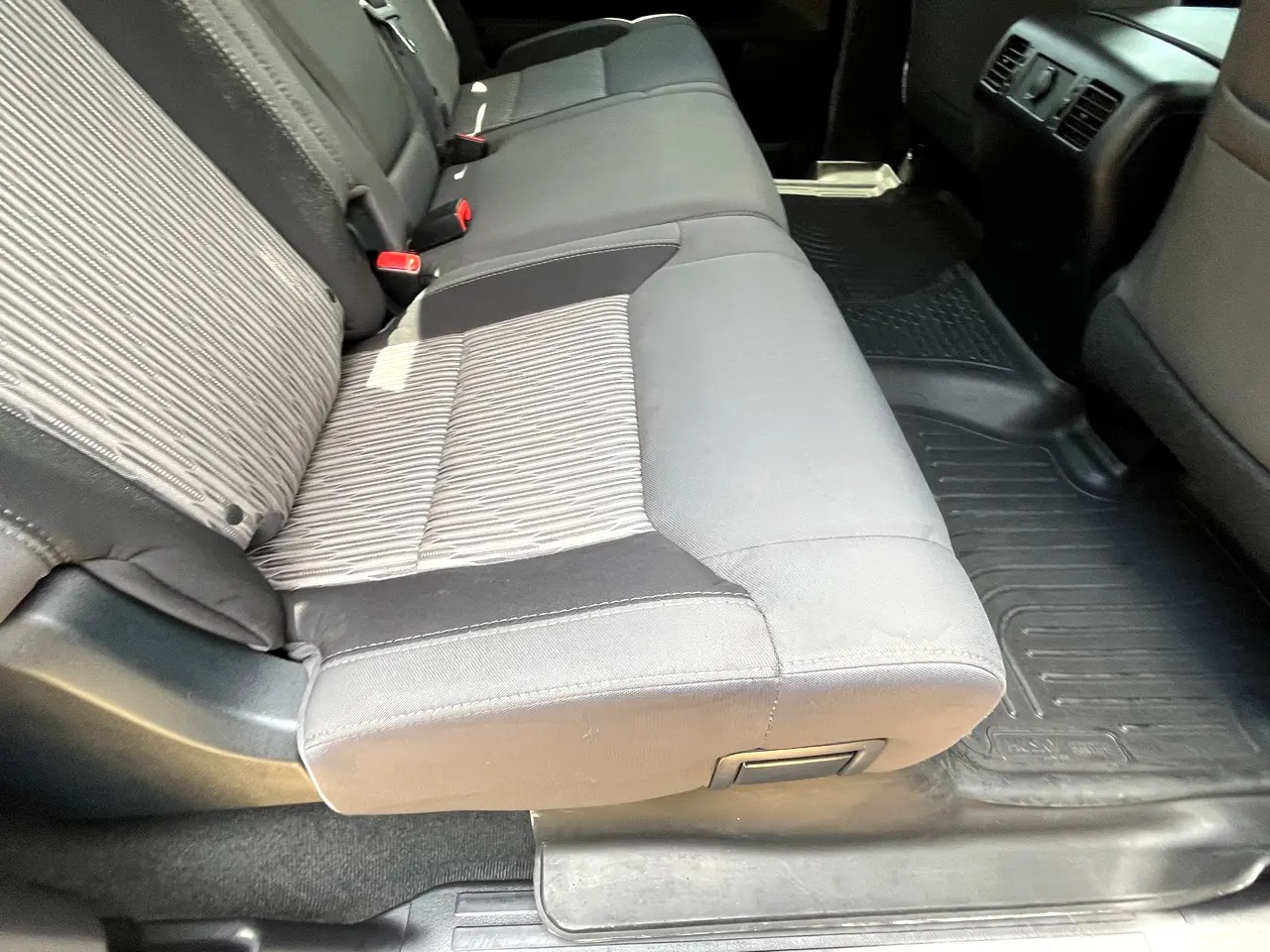 2016-toyota-tundra-4x4 (17)