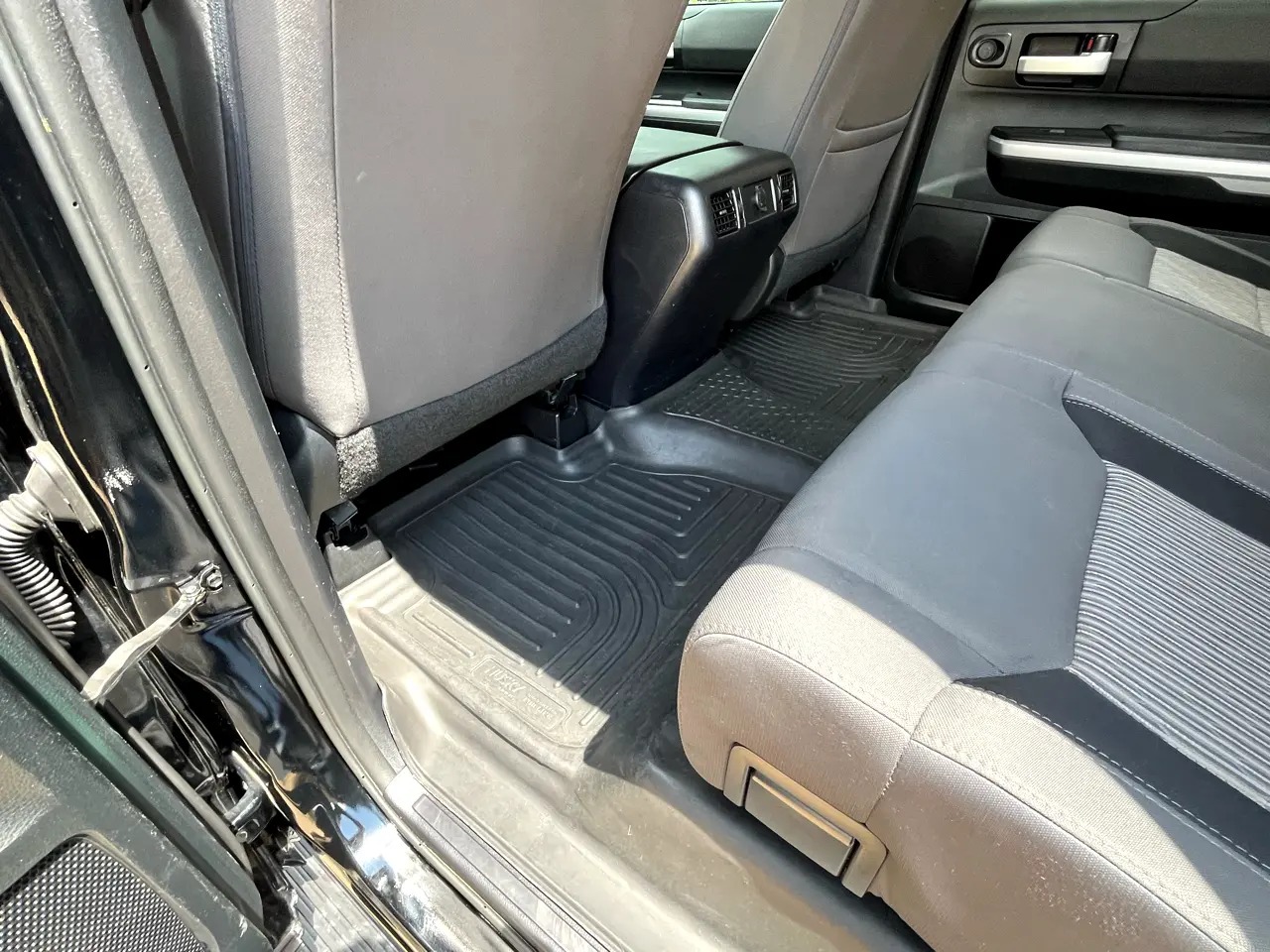 2016-toyota-tundra-4x4 (2)