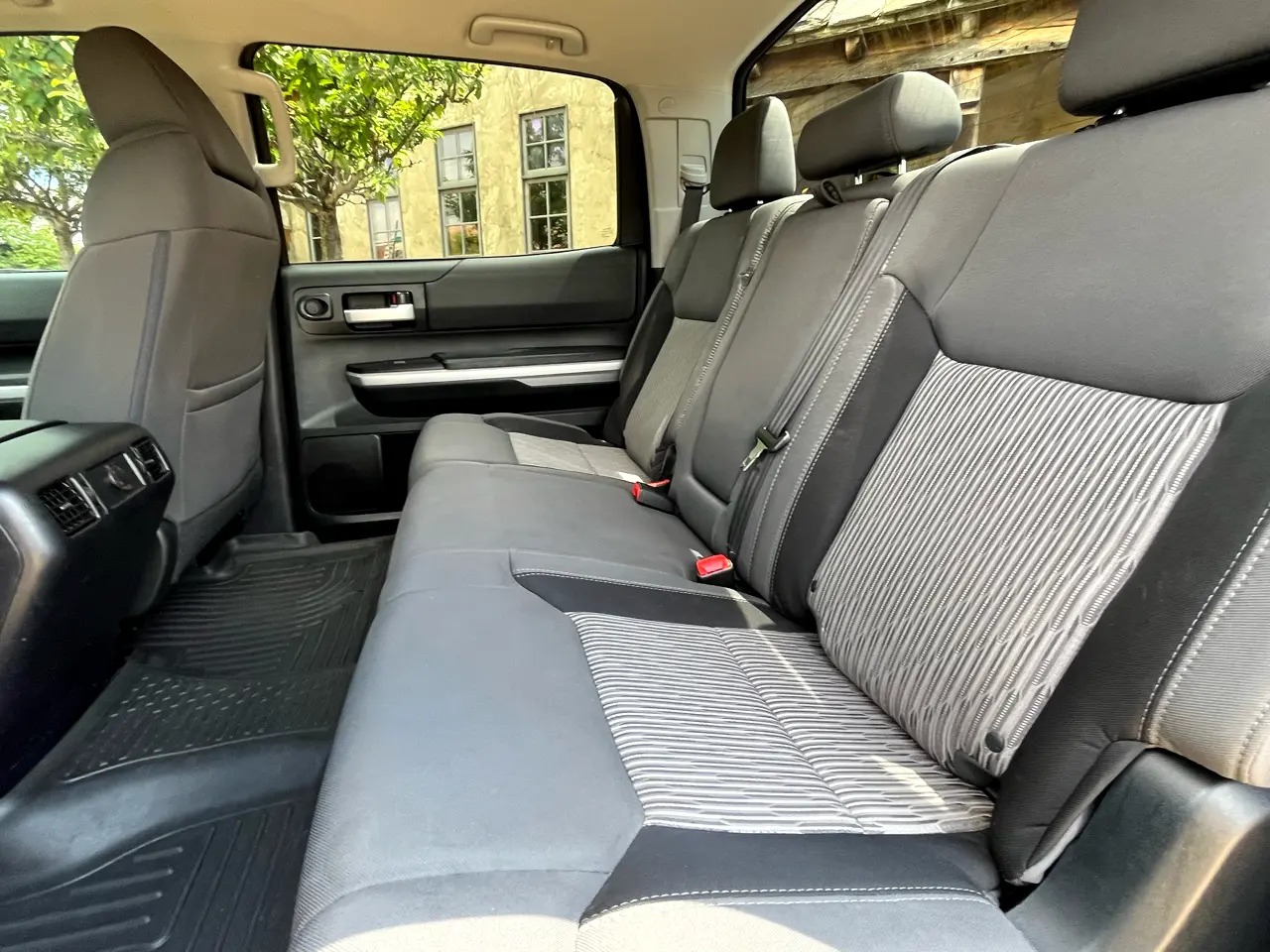 2016-toyota-tundra-4x4 (21)
