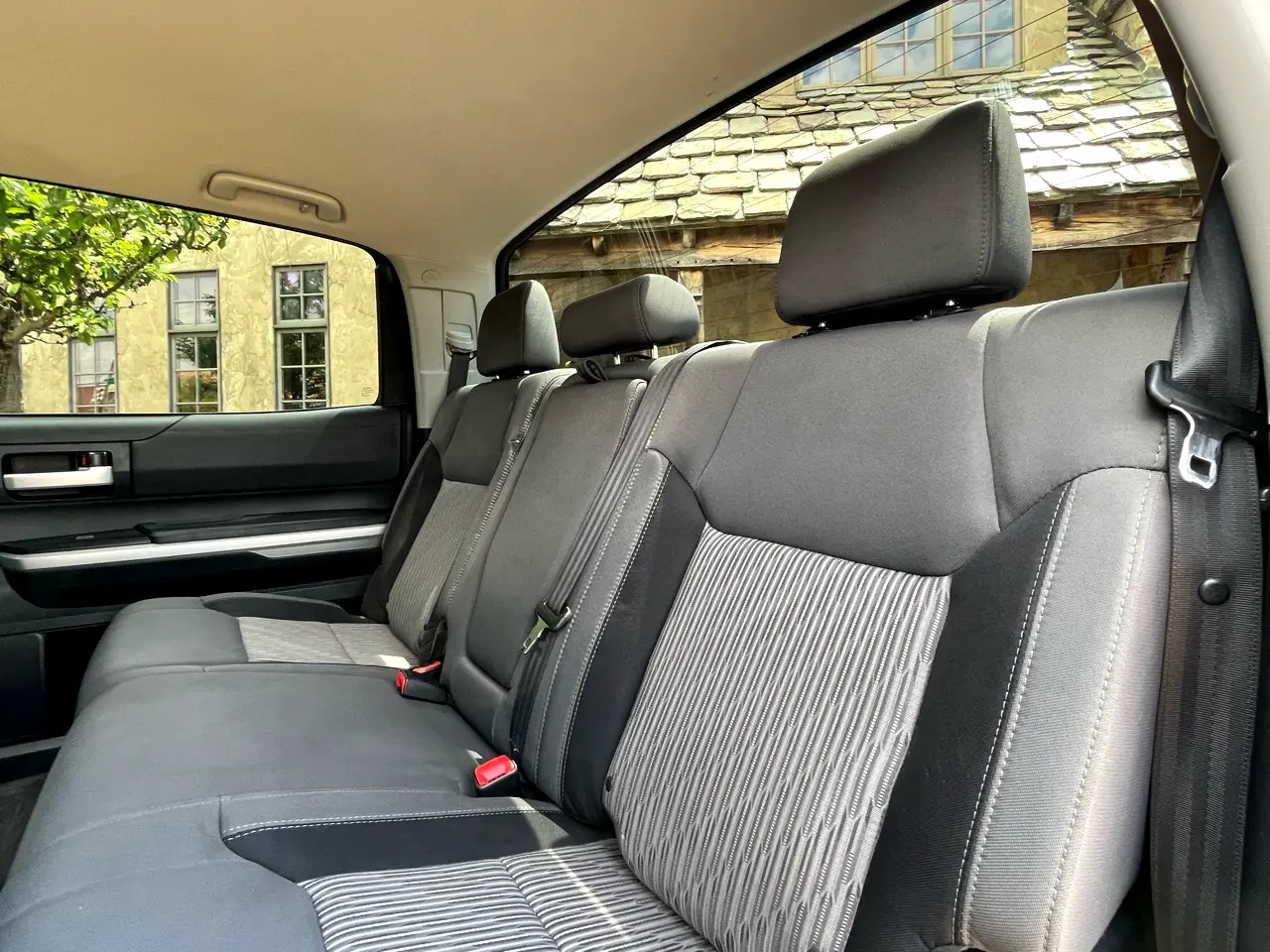 2016-toyota-tundra-4x4 (22)