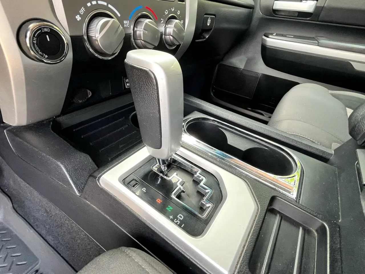 2016-toyota-tundra-4x4 (28)