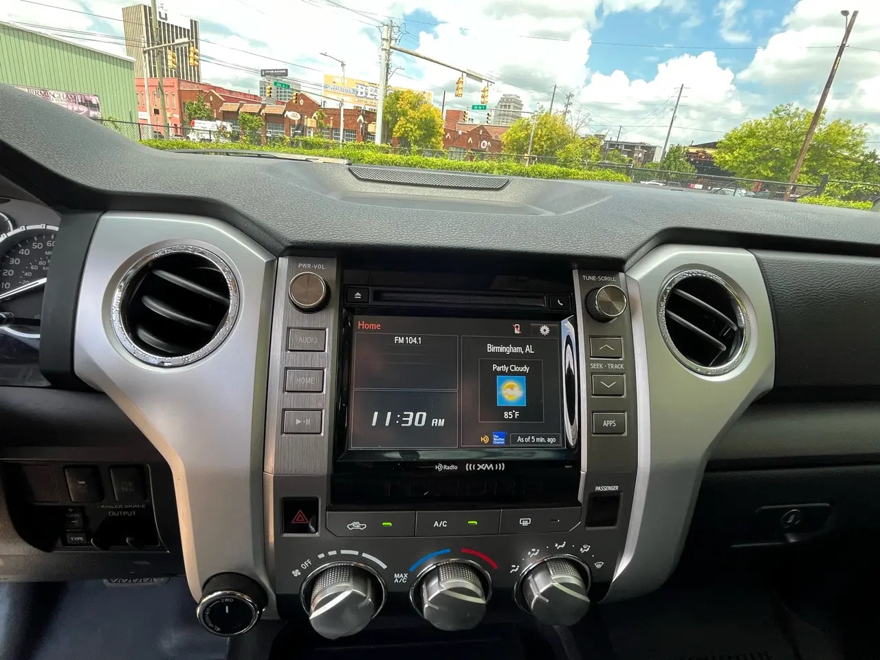 2016-toyota-tundra-4x4 (32)