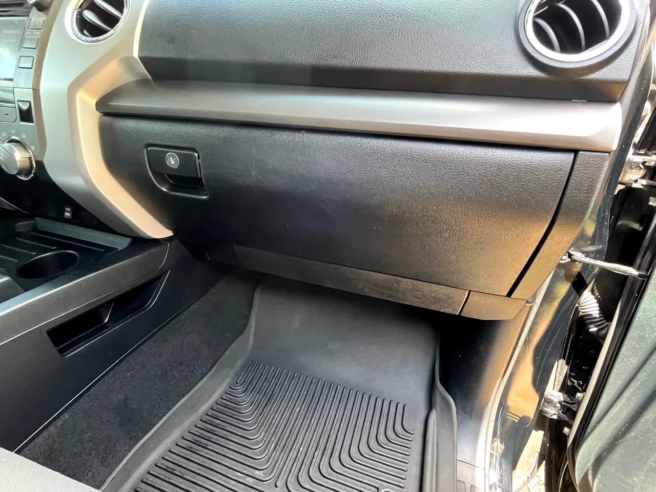 2016-toyota-tundra-4x4 (7)