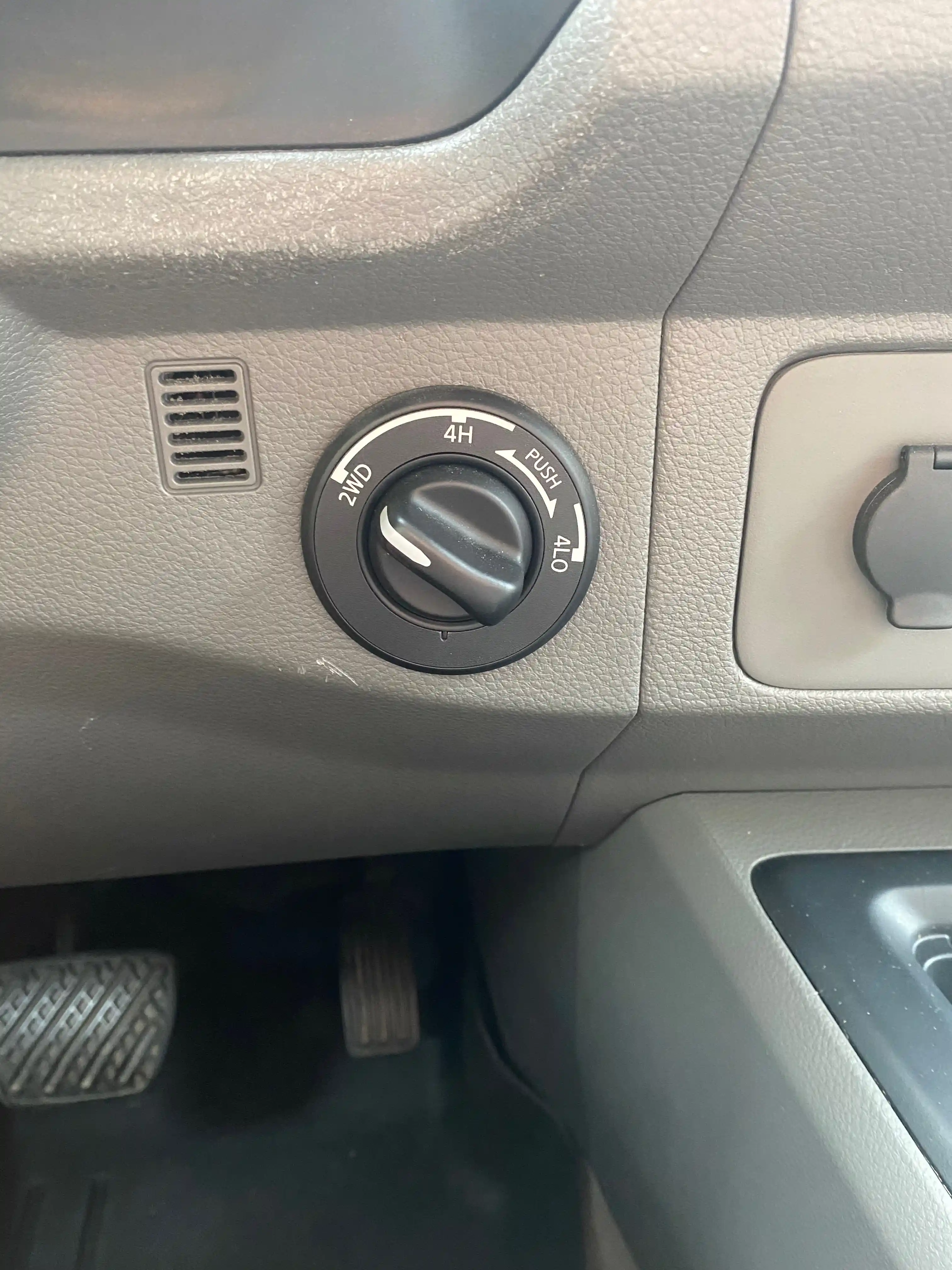 2017 Nissan NV3500 For Sale-01