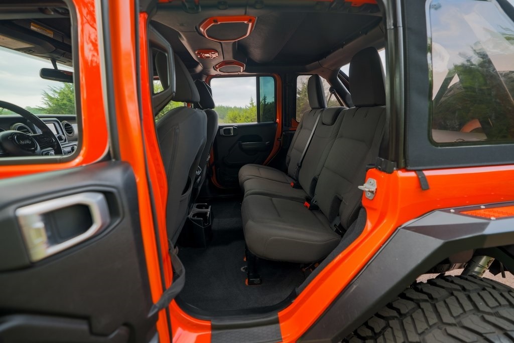 2018-jeep-wrangler-unlimited-sport-s (1)
