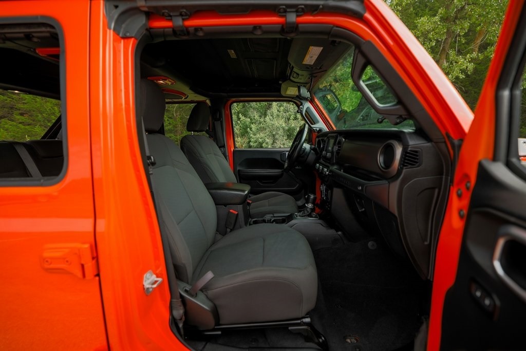 2018-jeep-wrangler-unlimited-sport-s (14)