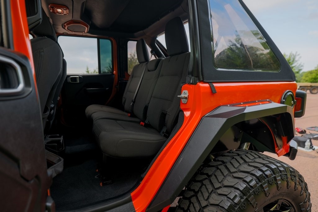 2018-jeep-wrangler-unlimited-sport-s (15)