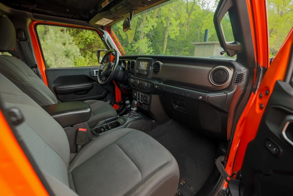 2018-jeep-wrangler-unlimited-sport-s (21)
